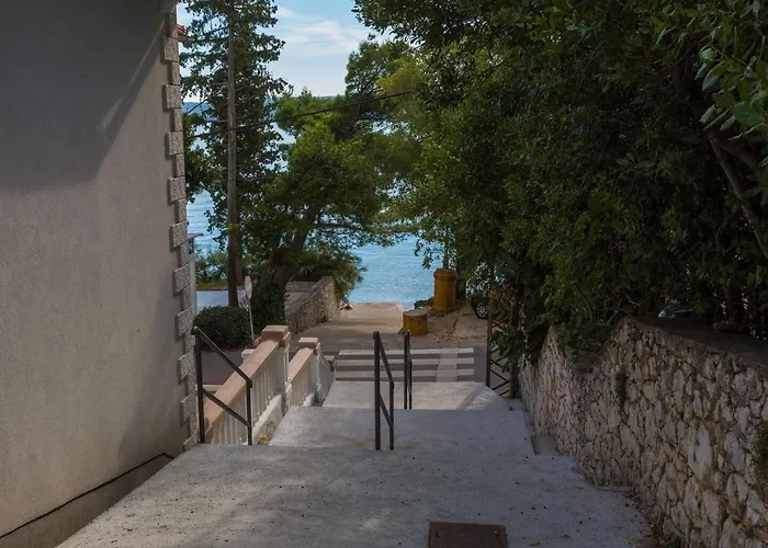 Sara 50 M From The Beach, With Balcony, Ac, Private Parking
