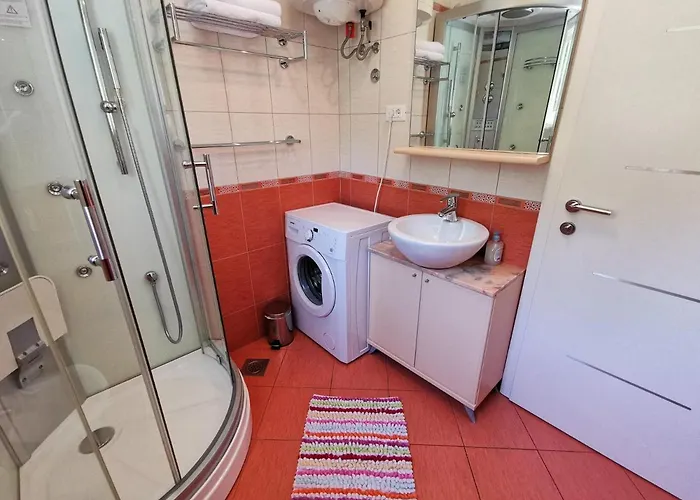 아파트 Sara 50 M From The Beach, With Balcony, Ac, Private Parking