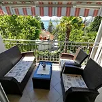 Sara 50 M From The Beach, With Balcony, Ac, Private Parking Apartman *