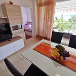 Sara 50 M From The Beach, With Balcony, Ac, Private Parking Apartman
