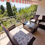 Sara 50 M From The Beach, With Balcony, Ac, Private Parking