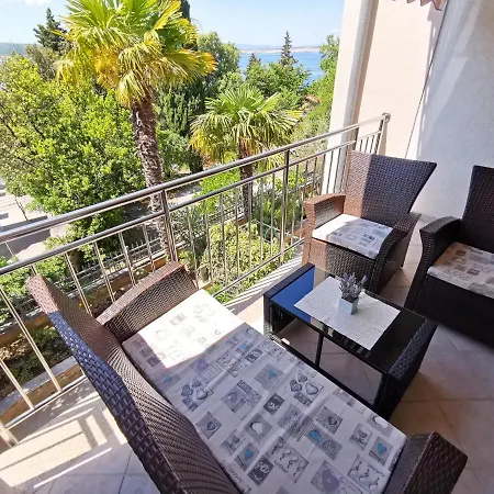 Sara 50 M From The Beach, With Balcony, Ac, Private Parking * Crikvenica