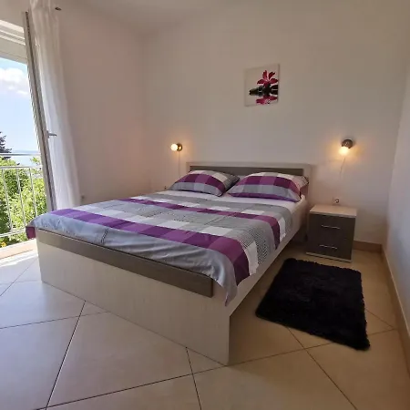 Sara 50 M From The Beach, With Balcony, Ac, Private Parking Apartman *