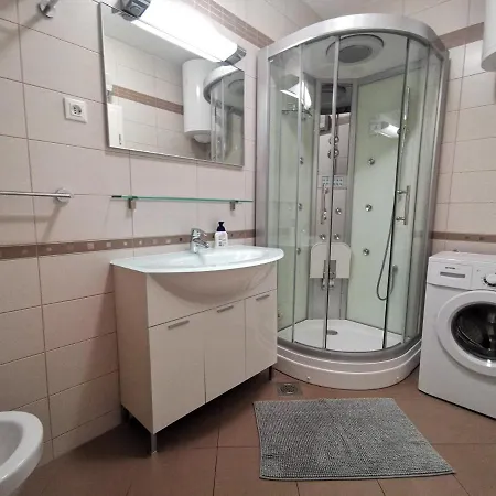 Apartman Sara 50 M From The Beach, With Balcony, Ac, Private Parking Crikvenica