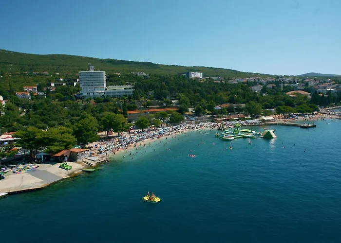 Apartman Sara 50 M From The Beach, With Balcony, Ac, Private Parking