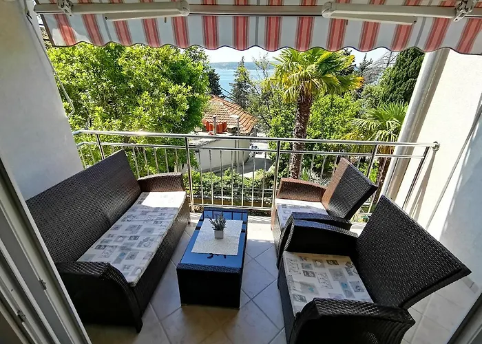 Sara 50 M From The Beach, With Balcony, Ac, Private Parking Appartement *